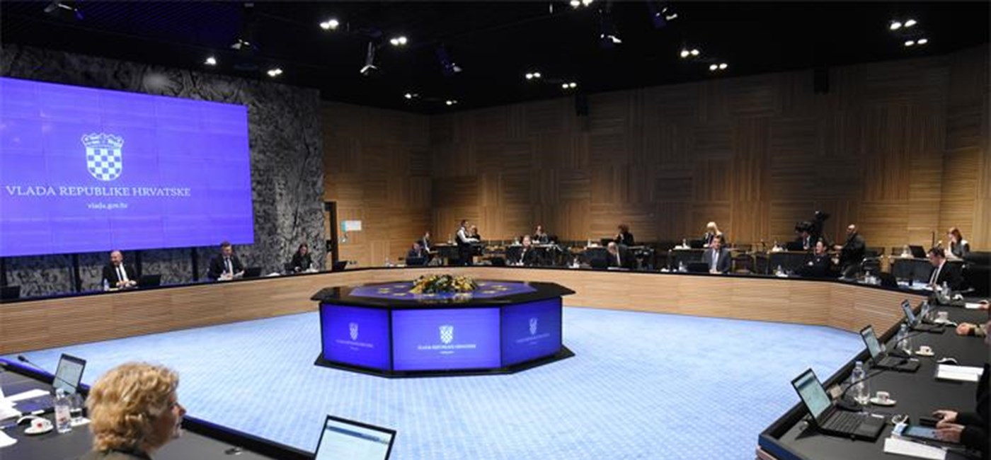 Plaće se više neće morati isplaćivati na tekući račun; povećane naknade roditeljima djece sa smetnjama u razvoju